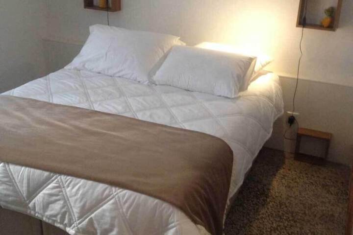 Room 4 of 25