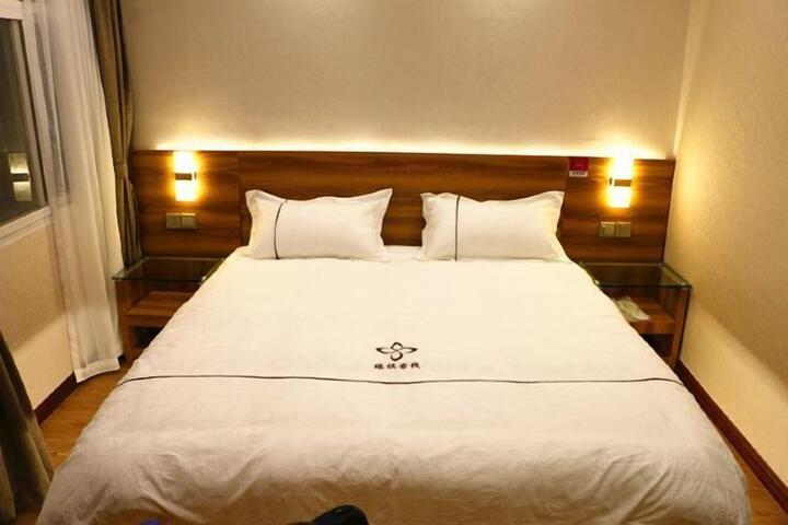 Room 61 of 142