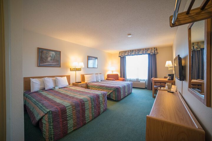 2 Queen Beds (1 of 3)