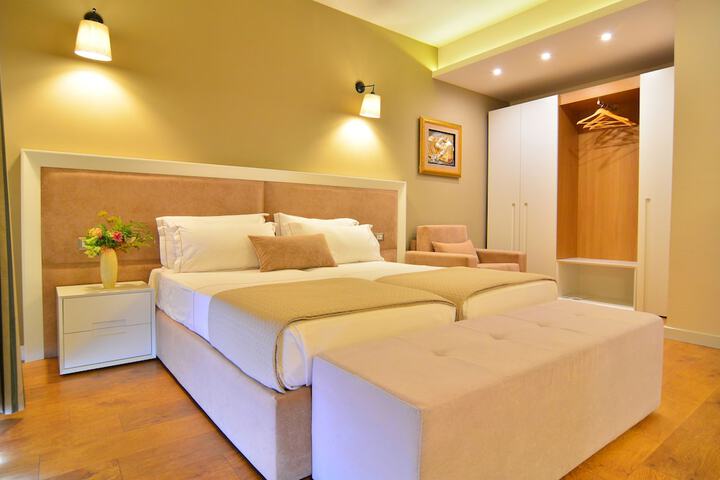 Room 12 of 86