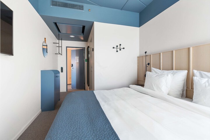 Room 34 of 78