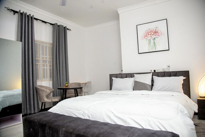 Room 15 of 77