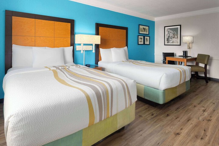 2 Double Beds Deluxe Room (4 of 8)