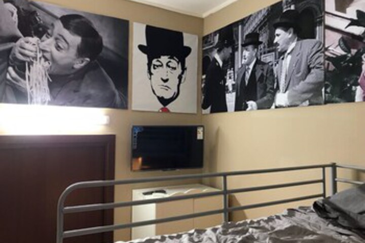 Room 22 of 38
