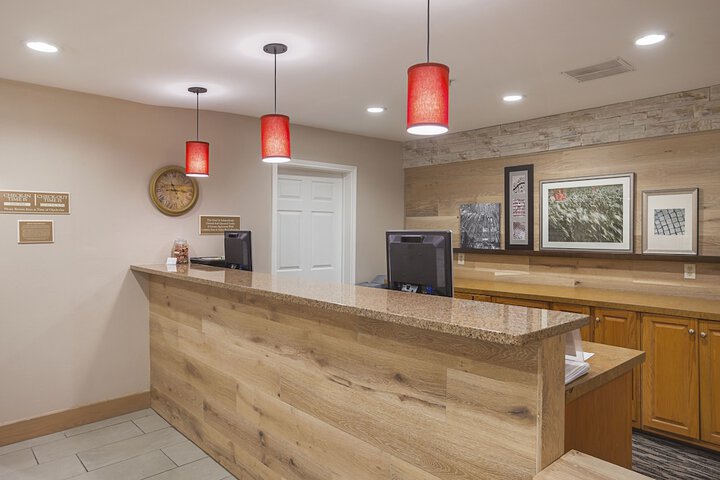 Check-in/check-out kiosk