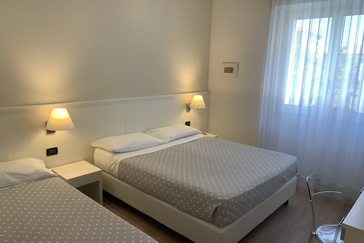 Room 12 of 88