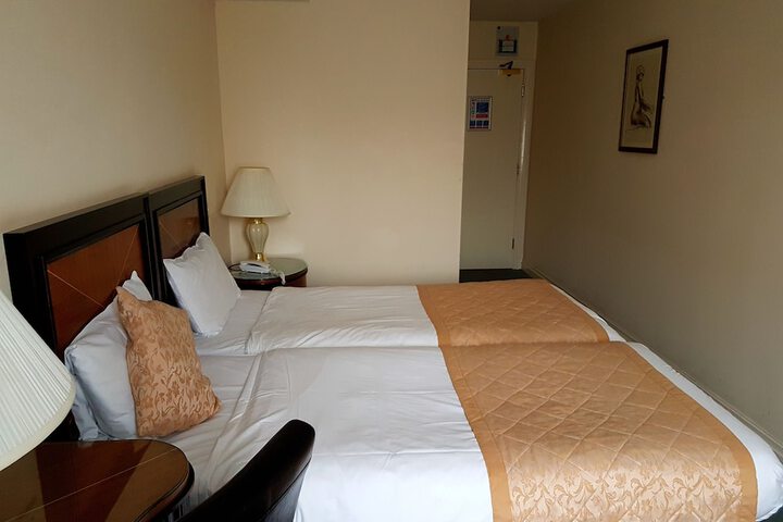 Room 9 of 23
