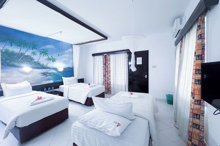 Room 13 of 103
