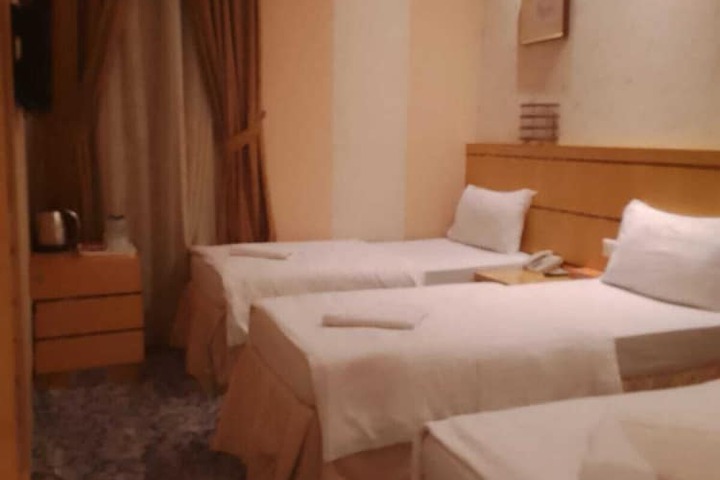 Room 19 of 35