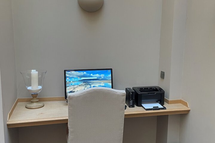 Business Center 99 of 105