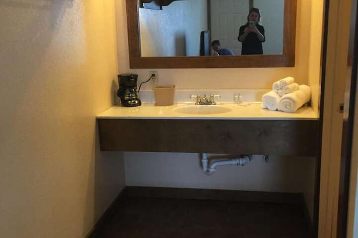 Room 12 of 18