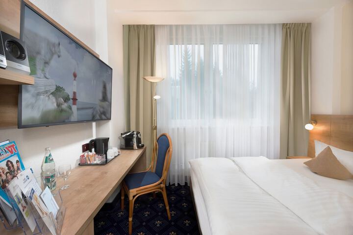 Room 4 of 101