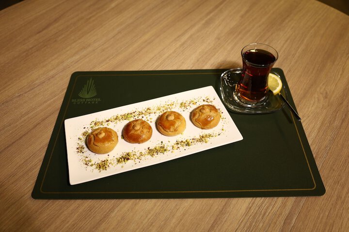 Dining 37 of 64