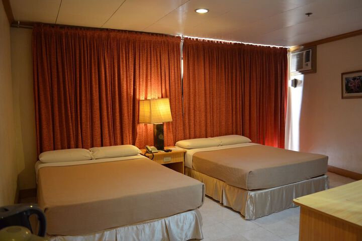 Room 16 of 64