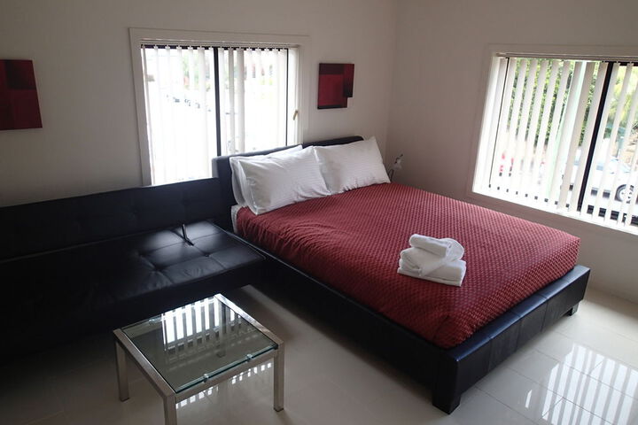 Room 3 of 71