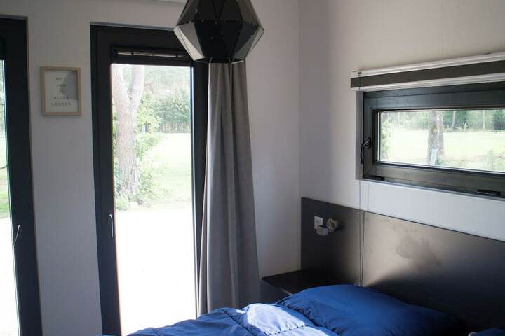 Room 3 of 40