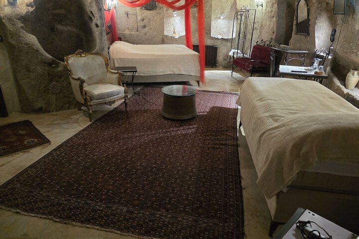 Room 200 of 578