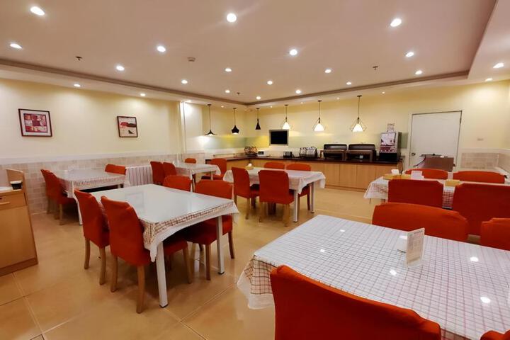 Home Inn Hohhot Wanda Plaza Exhibition Hall Metro Station