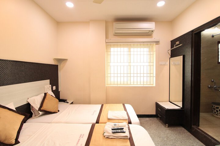 Room 8 of 18