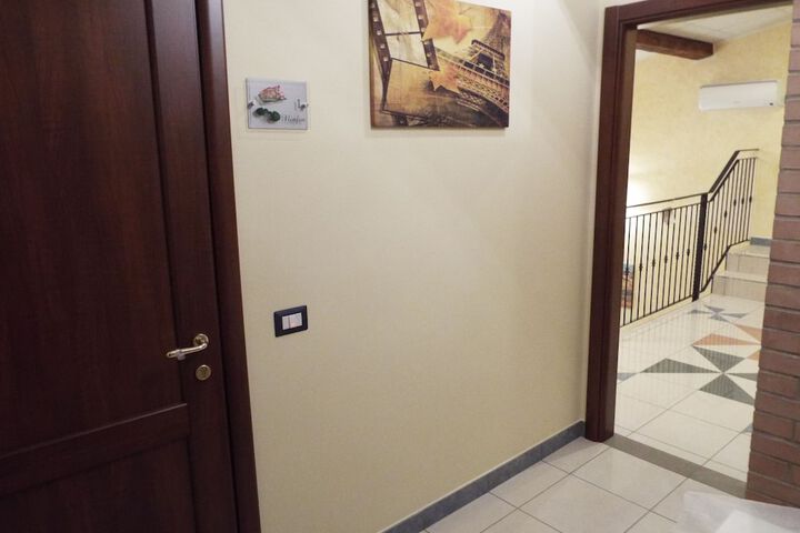 Ballroom/Hall 21 of 28