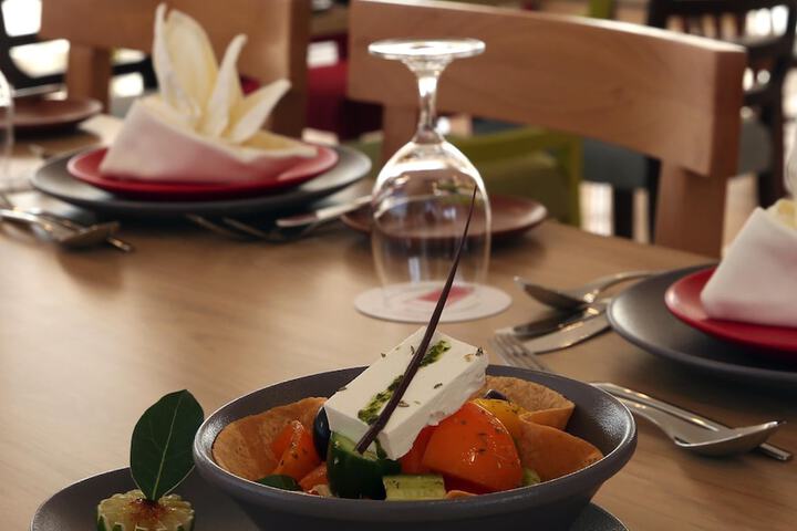 Dining 160 of 195
