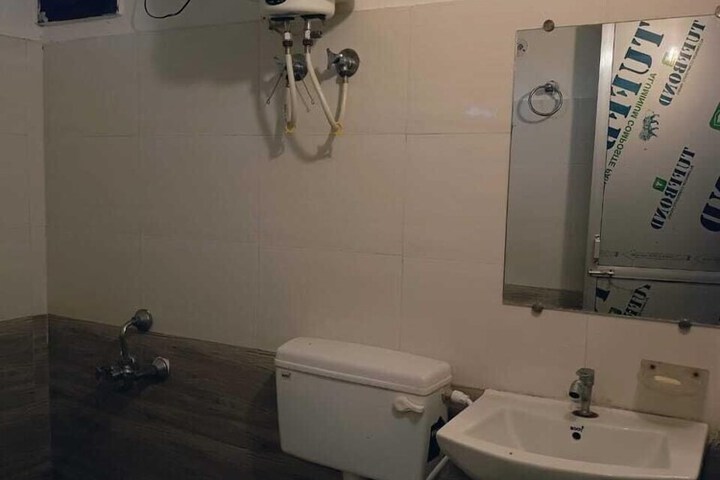 Room 12 of 15