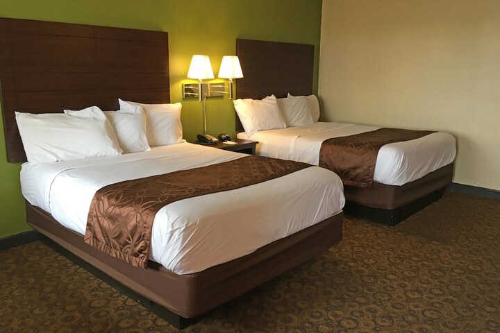 2 Double Beds (2 of 6)