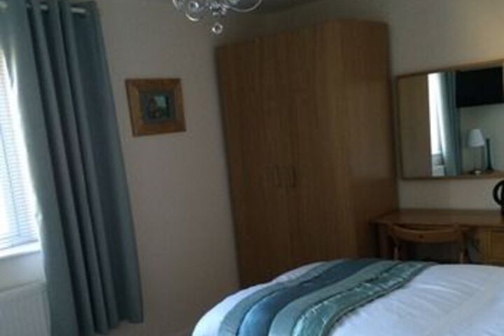 Room 11 of 15