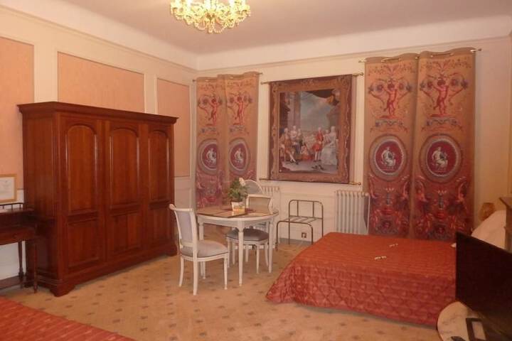 Room 14 of 46