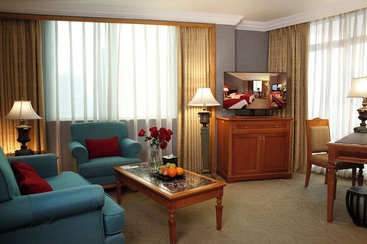 Room 10 of 48