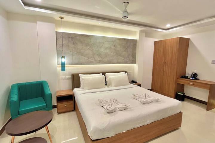 Room 52 of 97