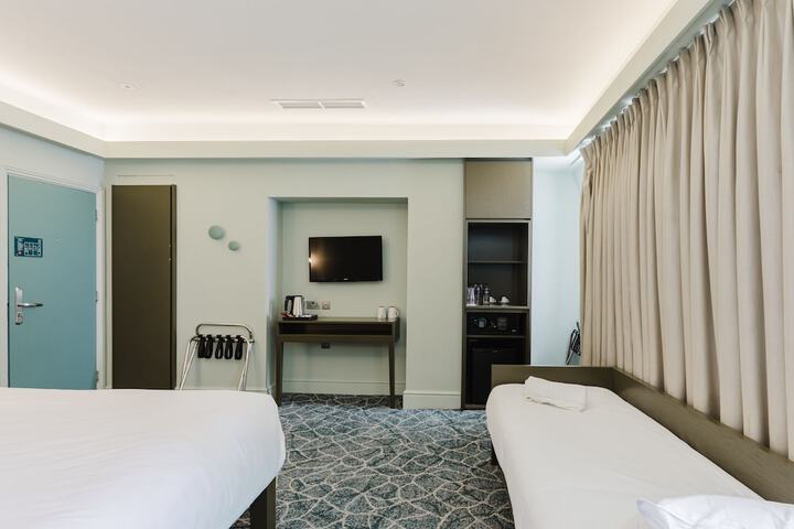 Room 151 of 263