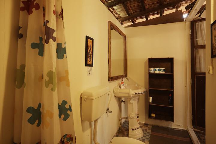 Room 17 of 23