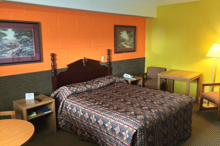 Room 9 of 36