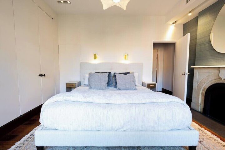 Room 28 of 136