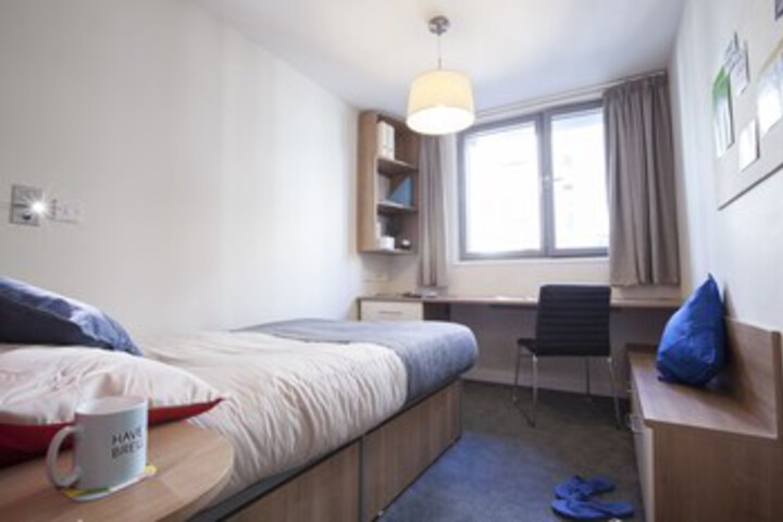 Room 7 of 13