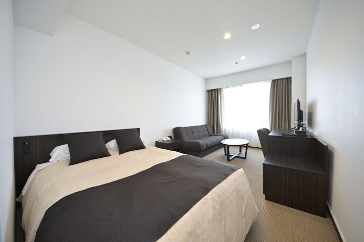 Room 9 of 27
