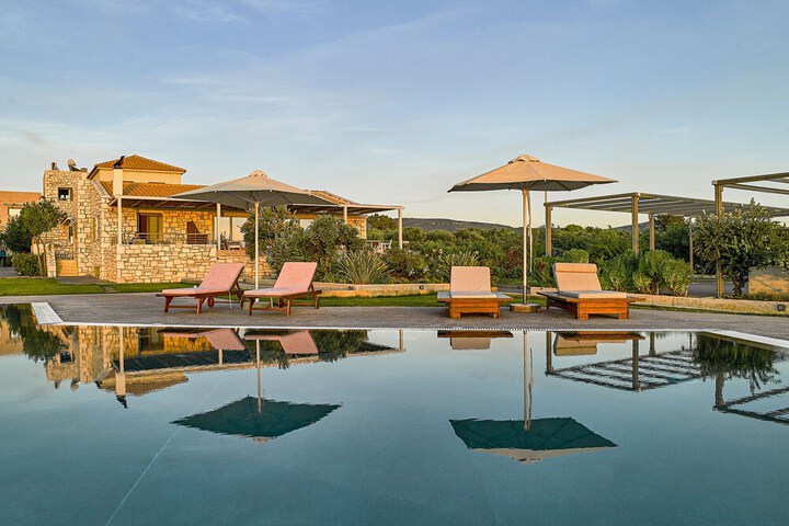 Pool 198 of 259