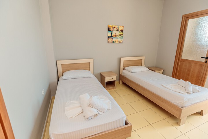Room 12 of 40