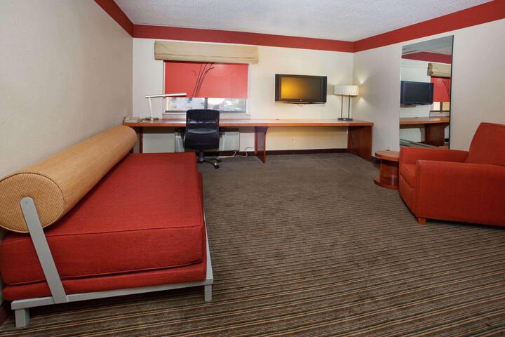 1 King Bed (1 of 12)