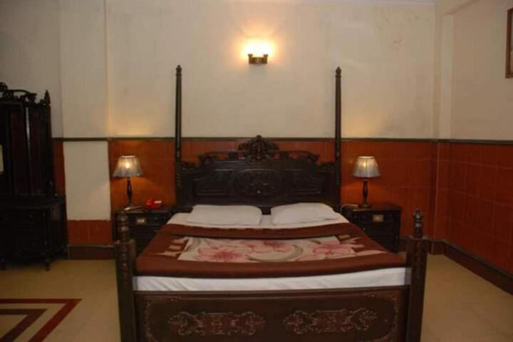Hotel Royal Plaza - Shadman