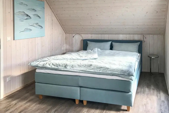 Room 2 of 19