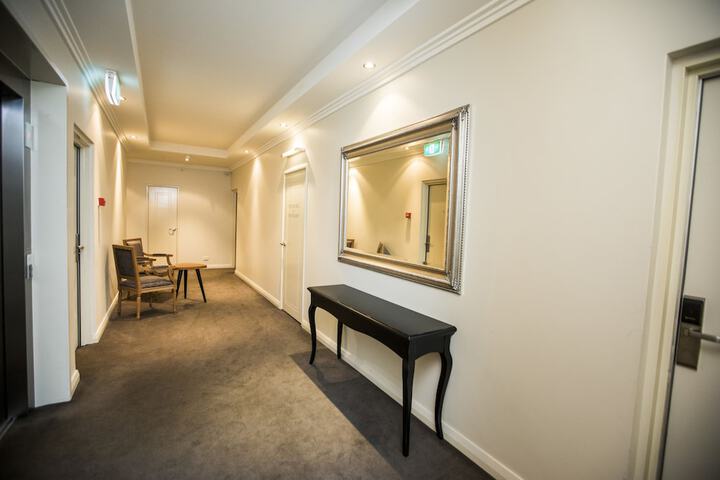 Ballroom/Hall 39 of 51