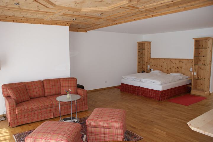 Room 25 of 123