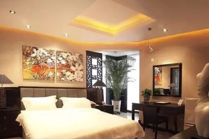 Room 35 of 65