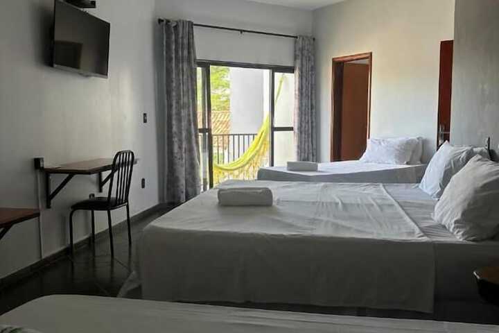Room 4 of 8