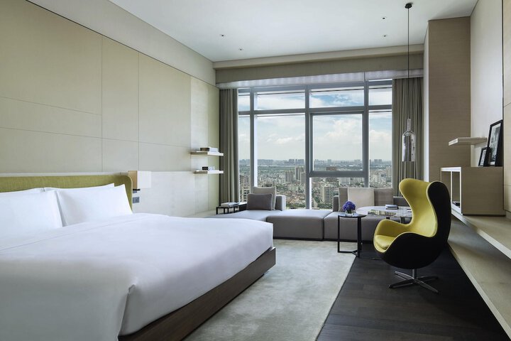 Room 27 of 99
