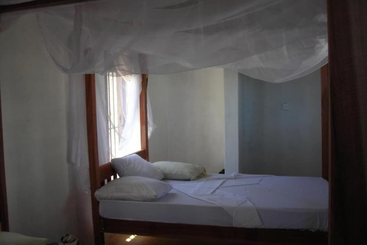 Room 3 of 9