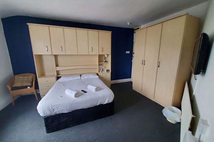 Room 36 of 106