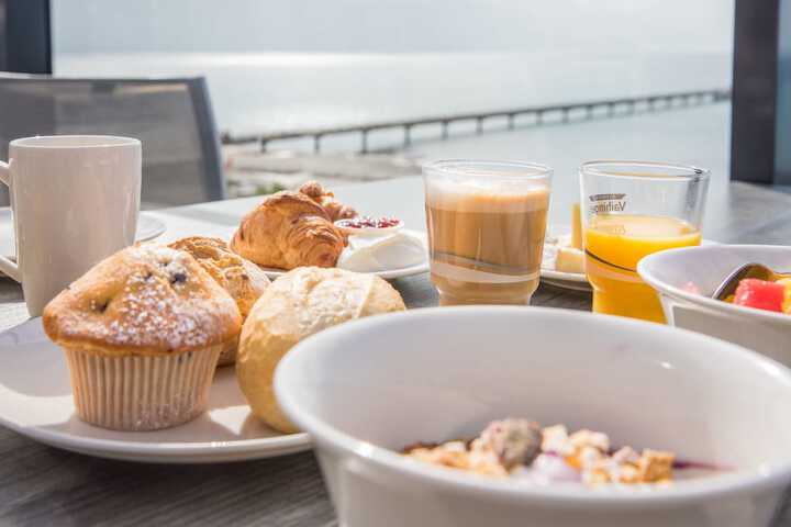 Breakfast/Coffee Service 30 of 83